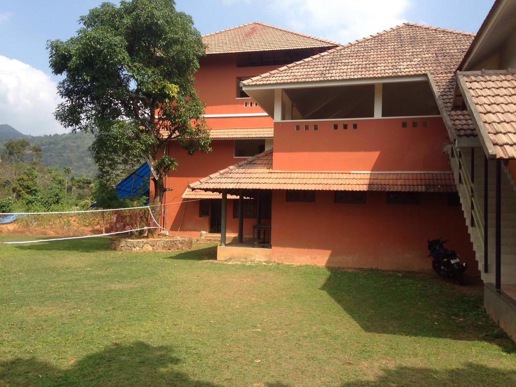 3 Hills County Kalpetta Exterior photo