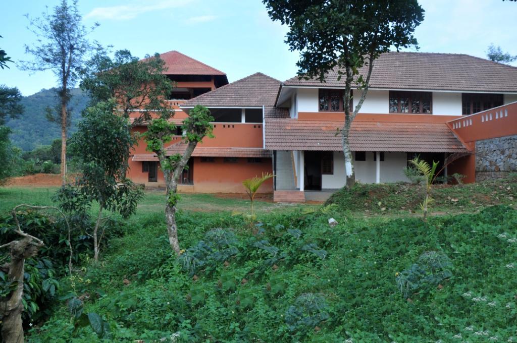 3 Hills County Kalpetta Exterior photo